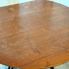 【譲ります】半月型マルチテーブルの画像