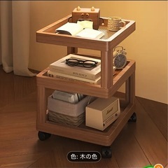 北欧調木製3段キャスター付き飾り棚の画像