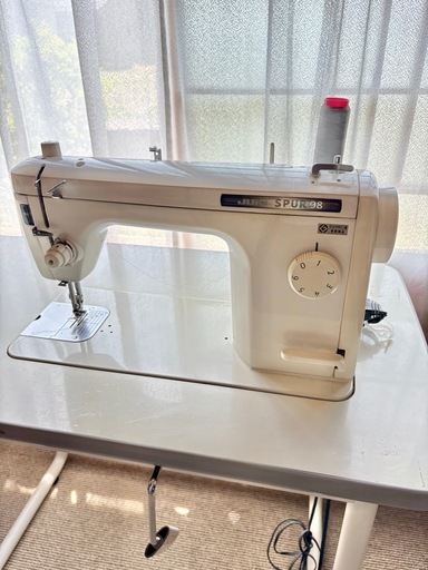 ★JUKI  ミシン SPUR98  台付 (おまけ付き)