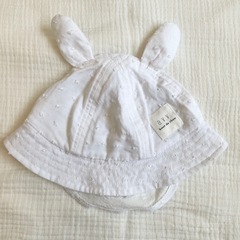 【ベビー帽子】うさ耳・あごゴム付き／44cm