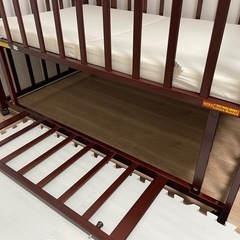 ベビーベッドの画像