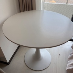 丸いテーブル(白)