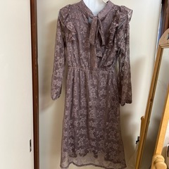 【一度のみ使用】ピンクレース花刺繍ワンピースの画像
