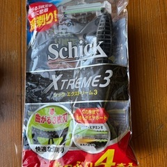 髭剃り　シックエクストリーム3と替え刃3個の画像