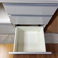 食器棚の画像