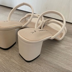 パンプス白アイボリーの画像