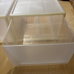 プラスチック衣装ケースの画像
