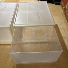 プラスチック衣装ケースの画像