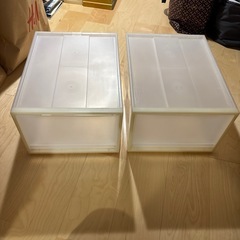 プラスチック衣装ケースの画像