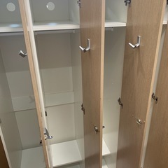 店舗、出張買取実施中★鍵付き4連ロッカー　ベージュの画像