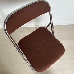 イトーキ　折りたたみ椅子　パイプ椅子　チェア　ブラウンの画像