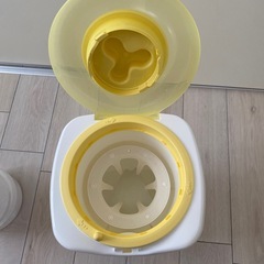 オムツ用ゴミ箱の画像