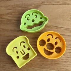 アンパンマン　型抜き　お弁当　キャラ弁