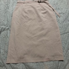 「女性限定」タイトスカート
