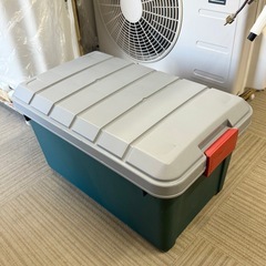 【新品同様‼️】在庫多数あり 定価2,590円♪ アイリスオーヤマ 44L収納ボックス RVBOX600 収納ケース キャンプ･アウトドア用品の画像