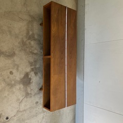 シンプルな木工テレビスタンド