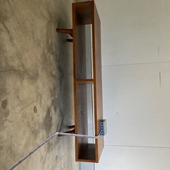 シンプルな木工テレビスタンドの画像