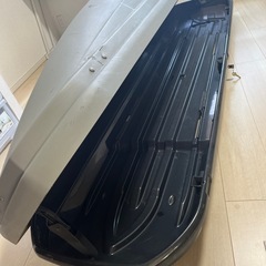 THULE Pacific 500のルーフボックスの画像