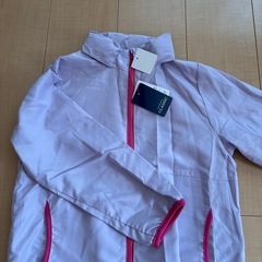 【新品】西松屋ウインドブレーカー130cmの画像