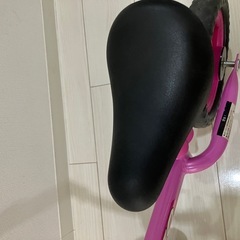 キックバイク ピンクの画像