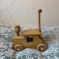 木のおもちゃ　汽車の画像