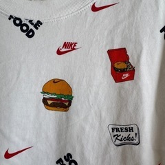 NIKE ハンバーガーTシャツの画像