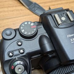 お話し中「ジャンク」FUJIFILM デジタルカメラ S9000 富士フィルム 中古 USED レトロカメラ 現状品 通電確認の画像