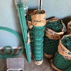 フェンス サンカラー鉄線 タキロン鉄線の画像