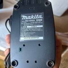 マキタ充電器バッテリーセットの画像
