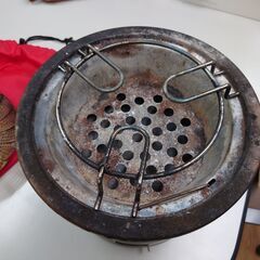 丸型バーベキューコンロ（五徳その他付）中古の画像