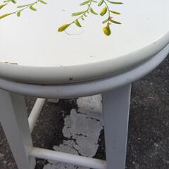ありがとうございます。花がら天板回転スツールの画像