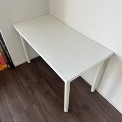 IKEAテーブル