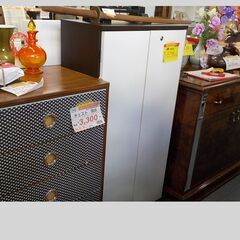 ID：603523　　棚　カギ付き