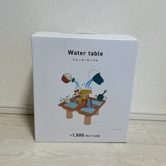 スリーコインズ　ウォーターテーブル