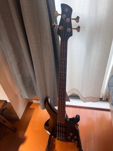 エレキベース　YAMAHA trbx304