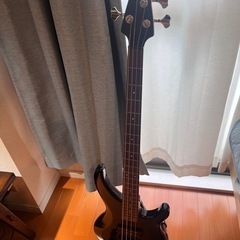 エレキベース　YAMAHA trbx304