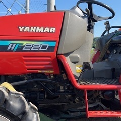 ヤンマートラクターの画像