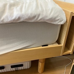 【セミダブル】高反発　高級マットレス付きベットの画像