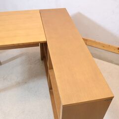 karimoku(カリモク家具)の ユーティリティ オーク材 ユニットデスクです。シェルフがついたスマートなデザインはリビングなどの事務机や学習机におススメです♪在宅ワーク用に！の画像