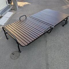 キャスター付き ワンタッチ 折りたたみ式 すのこベッドの画像