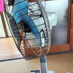 昭和のレトロ扇風機の画像