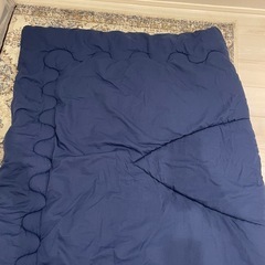 【掛け布団🛏】シングルサイズ／ネイビー／引っ越しのためお譲りします！の画像