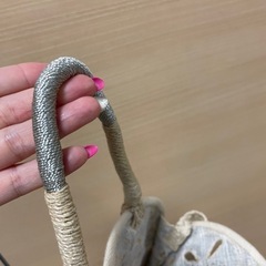 ZARA ラウンドバッグ　刺繍の画像