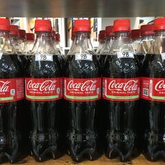 海外・日本製品のサルベージ品　コカ・コーラ　700ｍｌ　１本の価格です
