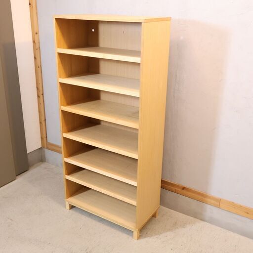 人気の無印良品のタモ材 木製収納です！！シンプルなデザインは本棚としてはもちろん、店舗の什器にもおススメのナチュラルテイストのラックで