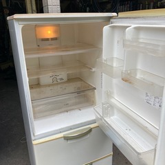 差し上げますちゃんと冷える冷蔵庫　SANYO　3ドア　の画像