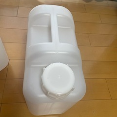  コンパクト12ℓポリタンクの画像