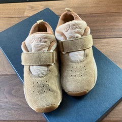 asics スニーカー　18cm