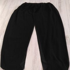 黒色パンツ👖