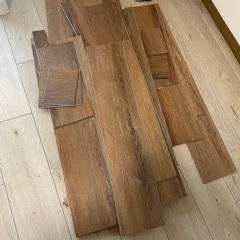 フロアタイル　木目